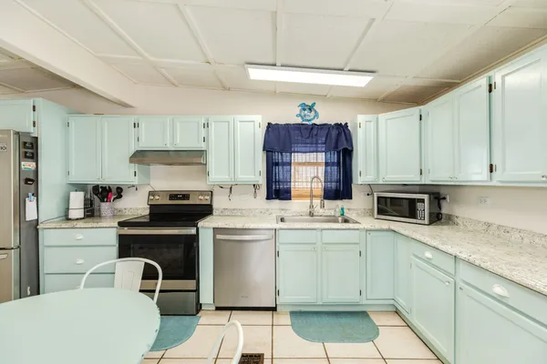 $368,000 | 922 Seashell Drive, Surfside Beach, TX 77541
