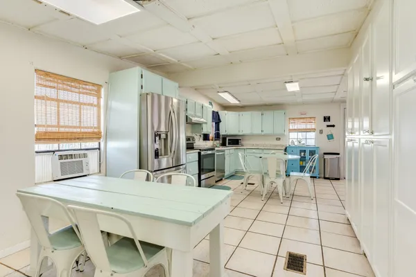 $368,000 | 922 Seashell Drive, Surfside Beach, TX 77541