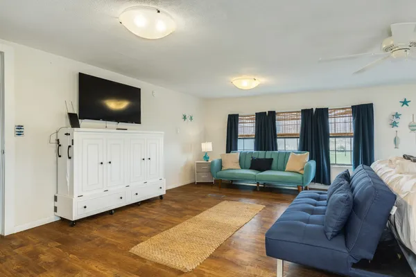 $368,000 | 922 Seashell Drive, Surfside Beach, TX 77541