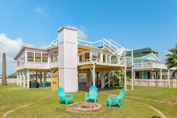 $368,000 | 922 Seashell Drive, Surfside Beach, TX 77541