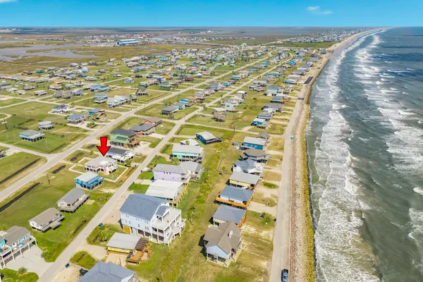 $368,000 | 922 Seashell Drive, Surfside Beach, TX 77541