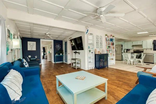 $368,000 | 922 Seashell Drive, Surfside Beach, TX 77541