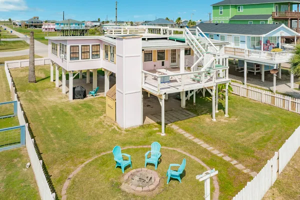 $368,000 | 922 Seashell Drive, Surfside Beach, TX 77541