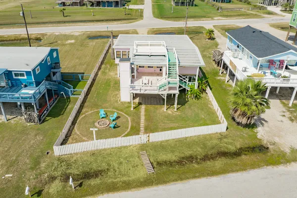 $368,000 | 922 Seashell Drive, Surfside Beach, TX 77541
