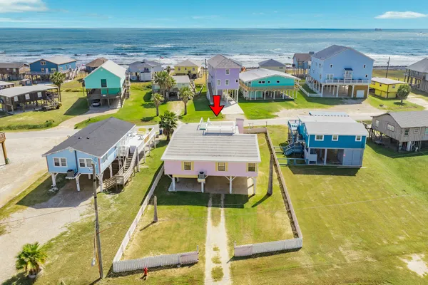 $368,000 | 922 Seashell Drive, Surfside Beach, TX 77541
