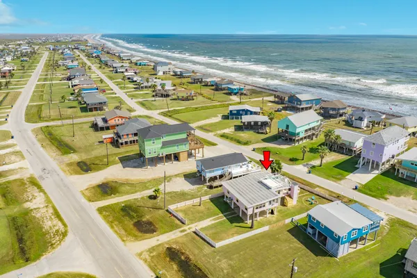 $368,000 | 922 Seashell Drive, Surfside Beach, TX 77541