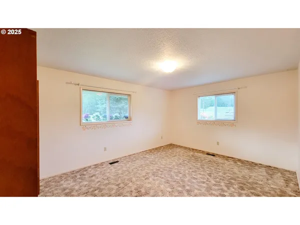 $585,000 | 2965 South Myrtle Road, Myrtle Creek, OR 97457