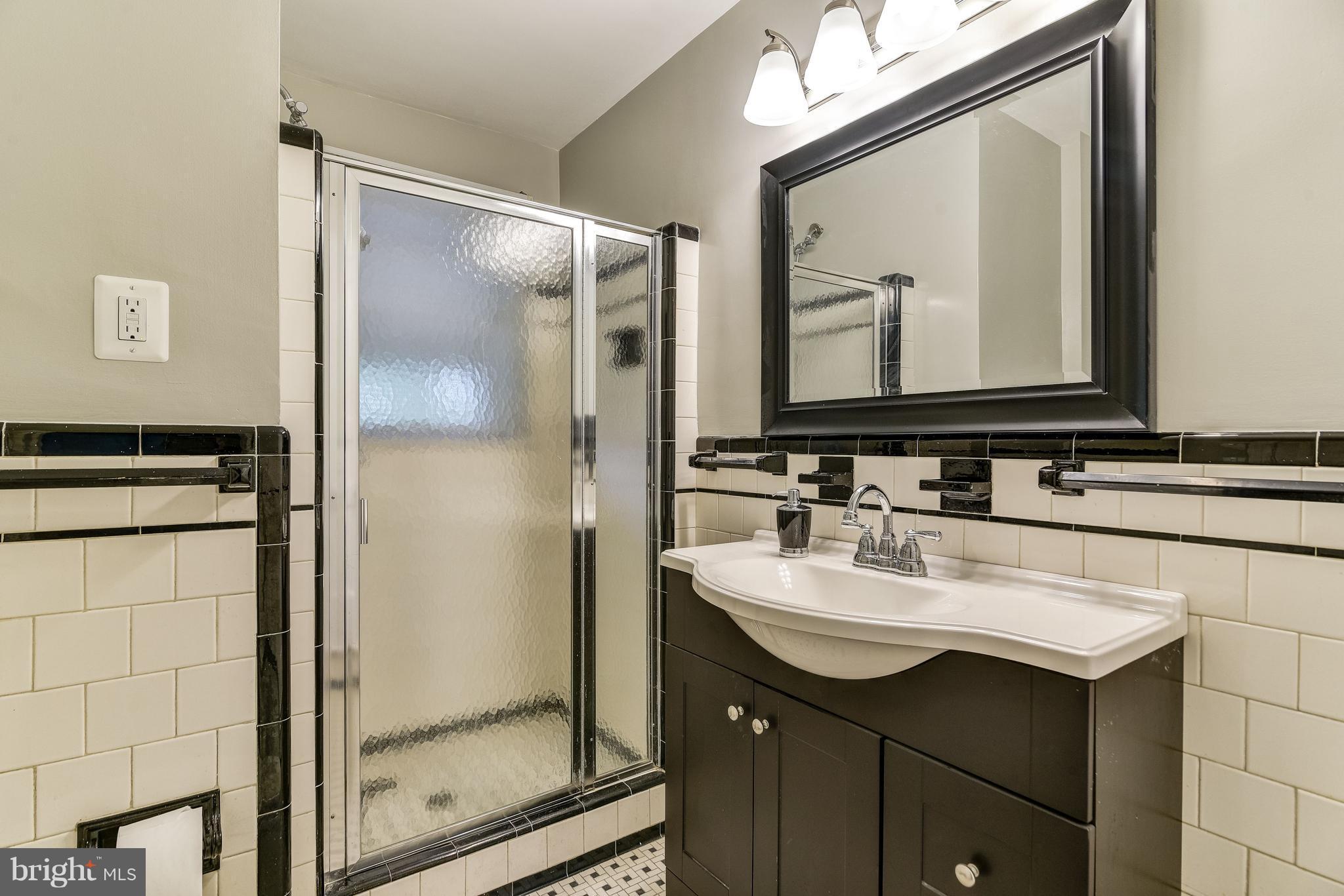 26804 Ridge Road Damascus, MD 20872 - Photo 17 of 30 Full Bath