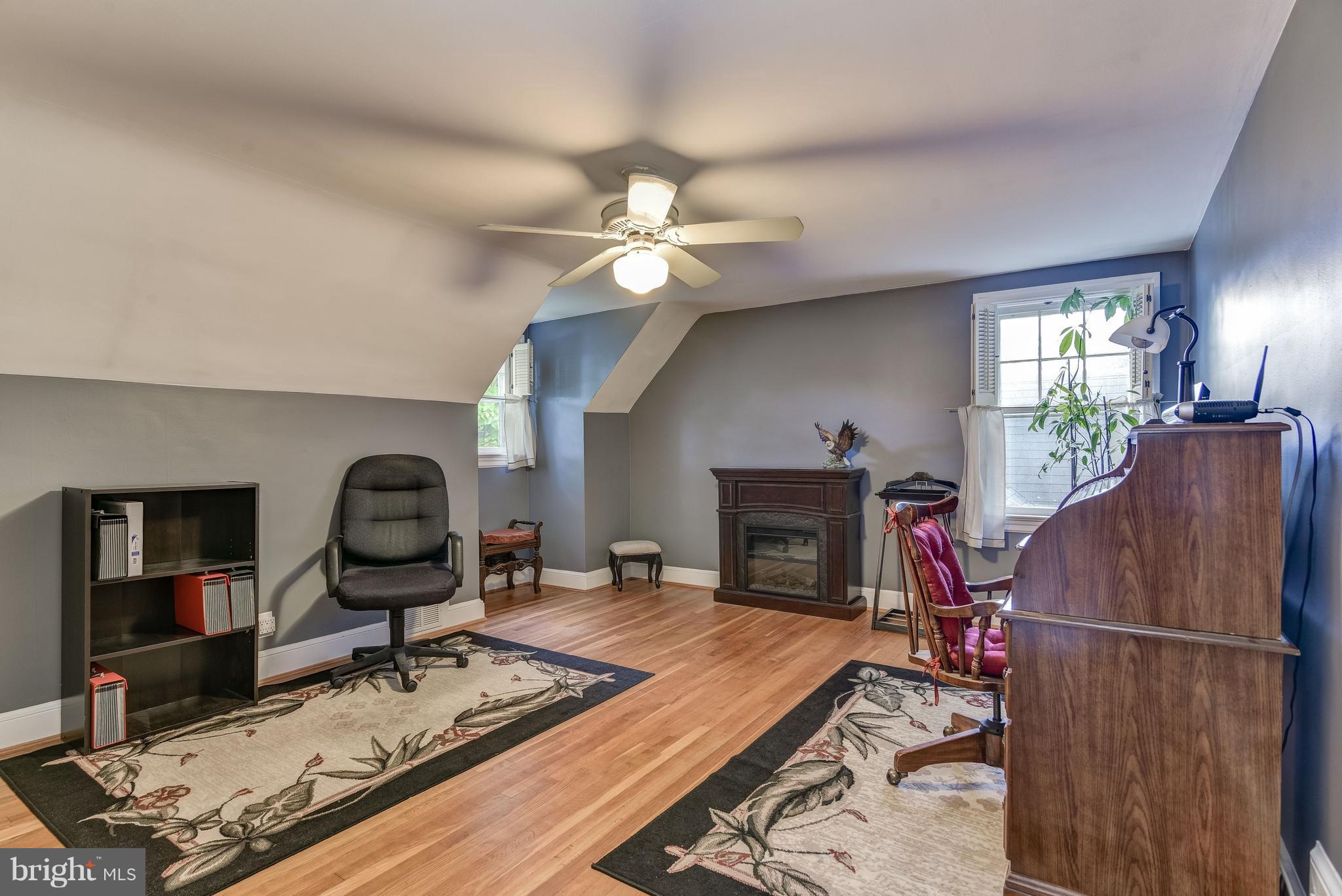 26804 Ridge Road Damascus, MD 20872 - Photo 21 of 30 Third Bedroom