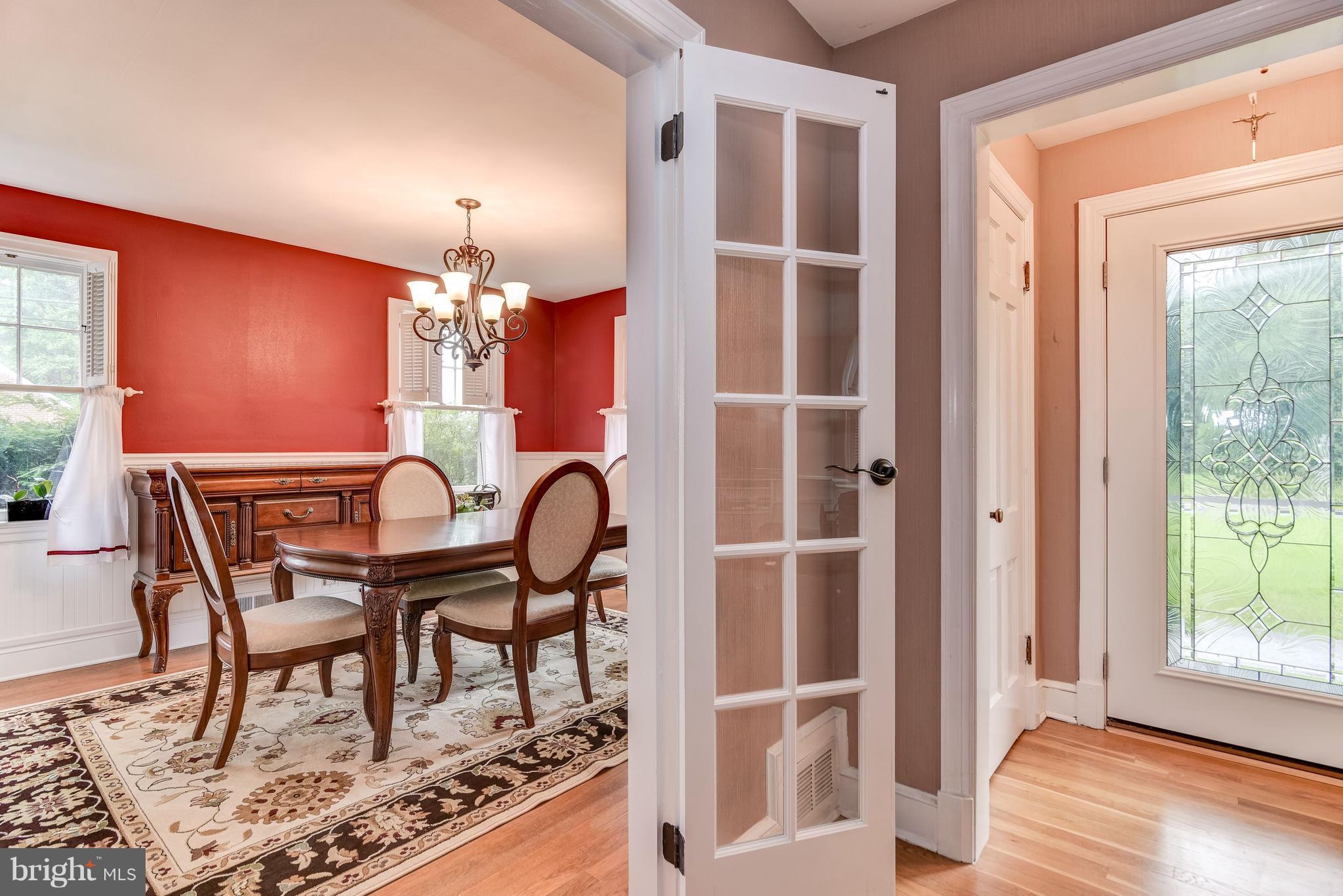 26804 Ridge Road Damascus, MD 20872 - Photo 8 of 30 Dining Room