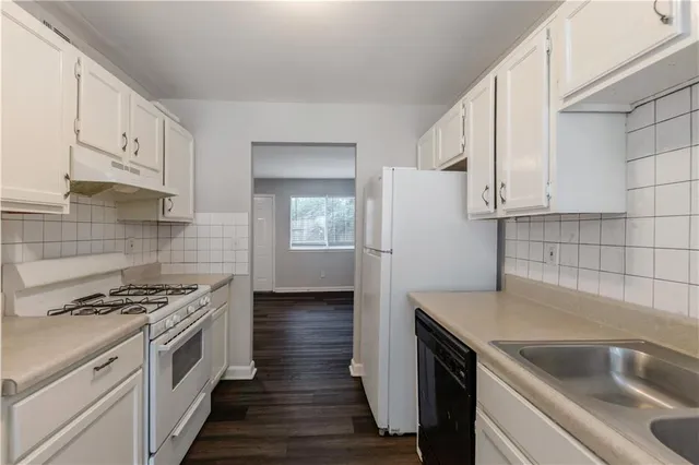 $1,299 | 776 Crestside Court, Austell, GA 30168