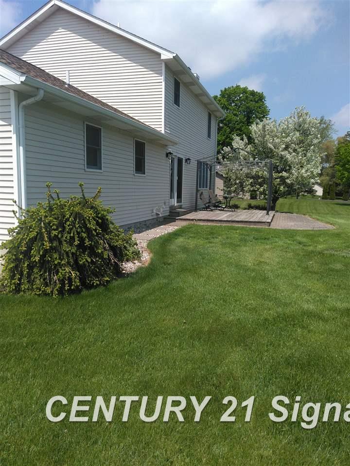 4660 North Thomas Road Freeland, MI 48623 - Photo 3 of 21