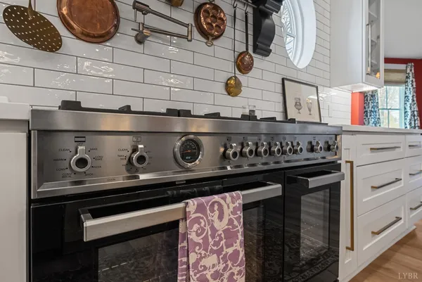 $985,000 | 1221 Oakwood Street, Bedford, VA 24523
