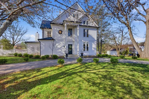 $985,000 | 1221 Oakwood Street, Bedford, VA 24523