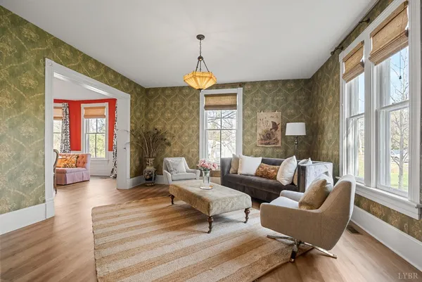 $985,000 | 1221 Oakwood Street, Bedford, VA 24523