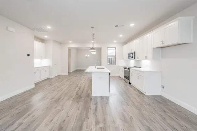 $2,150 | 9707 Thorncrown Lane, Fort Worth, TX 76179