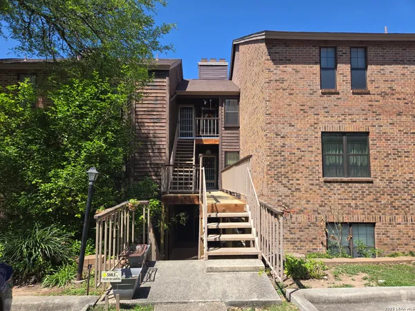 $1,100 | 4212 Medical Drive, Unit 903, San Antonio, TX 78229