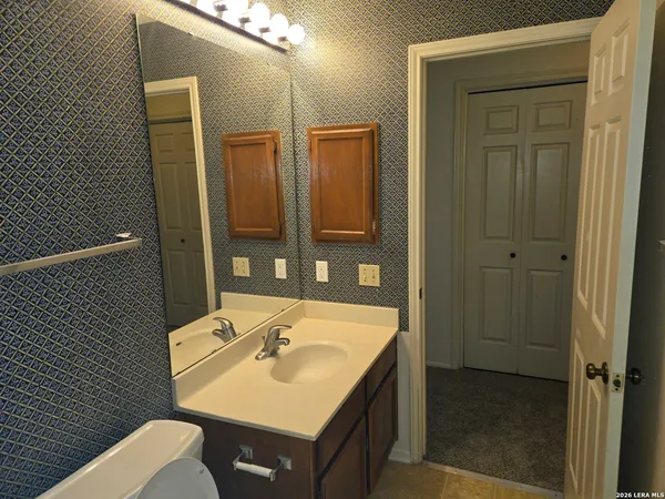 $1,100 | 4212 Medical Drive, Unit 903, San Antonio, TX 78229