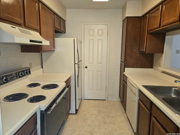 $1,100 | 4212 Medical Drive, Unit 903, San Antonio, TX 78229