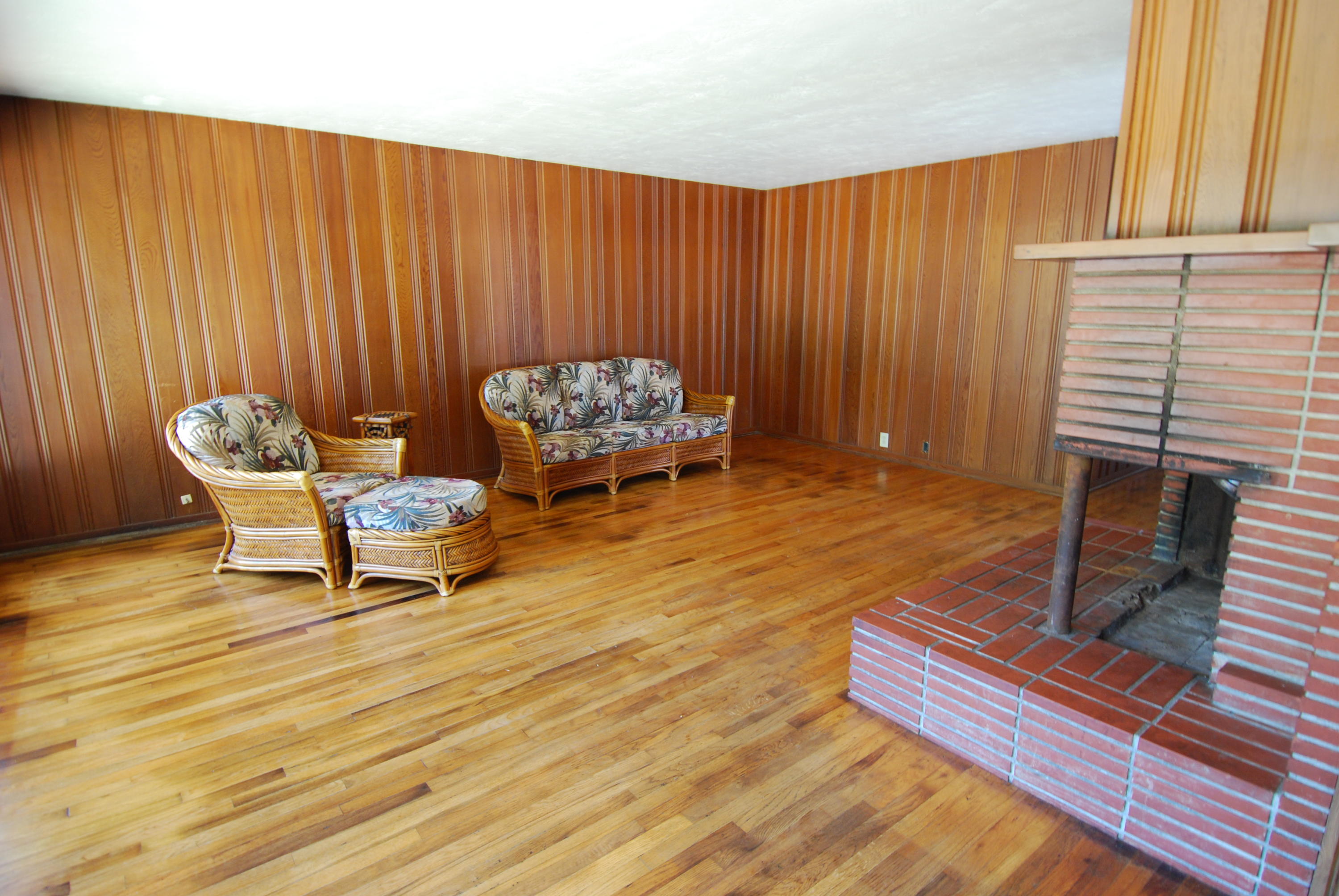 1173 Riverside Drive Rio Dell, CA 95562 - Photo 9 of 23 Living Room