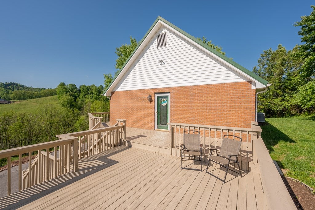427 Johnston Road Marion, VA 24354 - Photo 43 of 75 Gallery Image 43