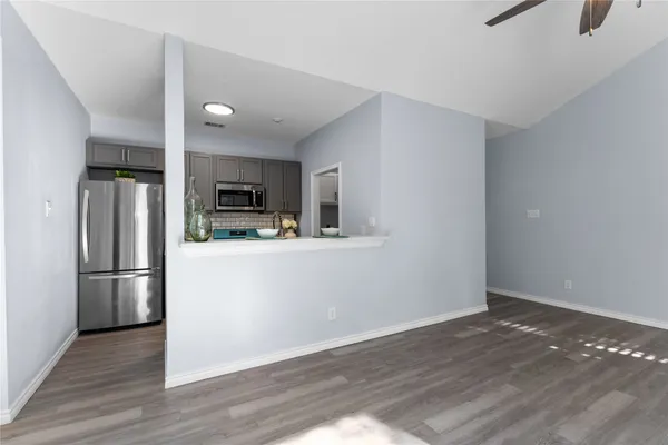 $166,500 | 3500 Tangle Brush Drive, Unit 200, The Woodlands, TX 77381