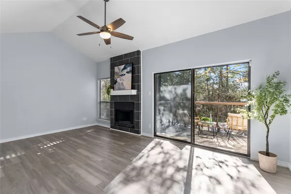 $166,500 | 3500 Tangle Brush Drive, Unit 200, The Woodlands, TX 77381