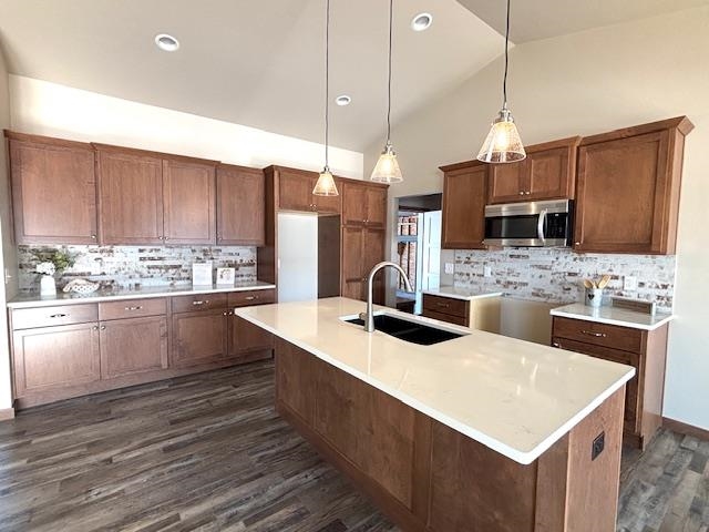 711 Reed Street Neenah, WI 54956 - Photo 2 of 9