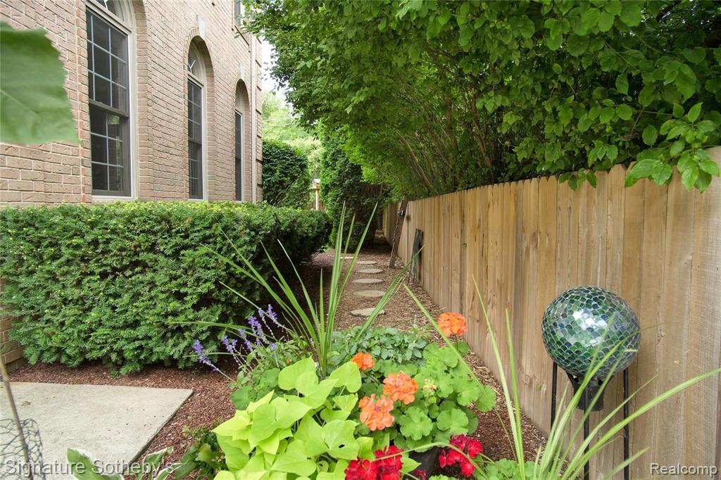 399 Neff Road Grosse Pointe, MI 48230 - Photo 45 of 52