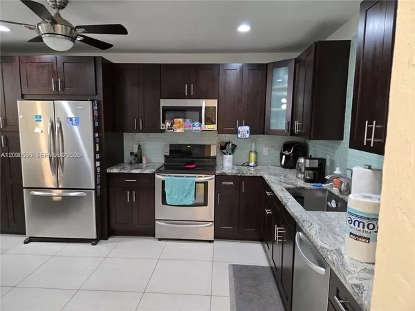 $475,000 | 295 Jacaranda Drive, Unit 20, Plantation, FL 33324