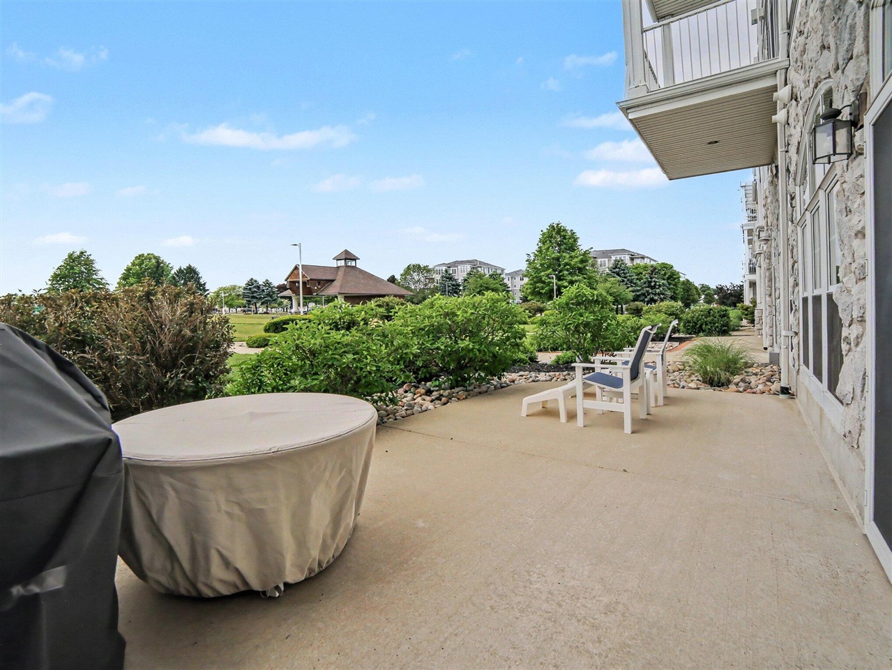 300 South Rath Avenue, Unit 22 Ludington, MI 49431 - Photo 23 of 28