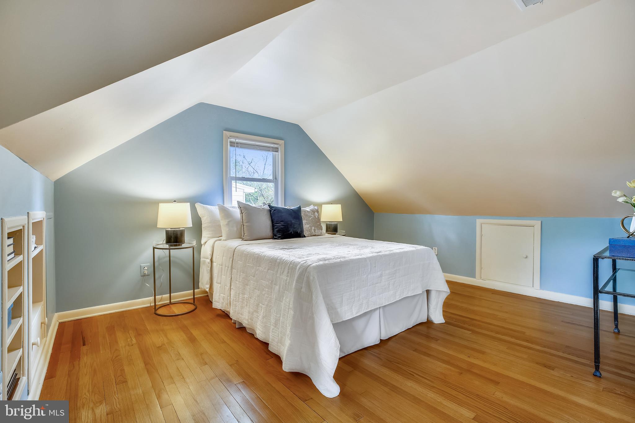 1008 Robin Road Silver Spring, MD 20901 - Photo 15 of 36 Second bedroom w/built-ins