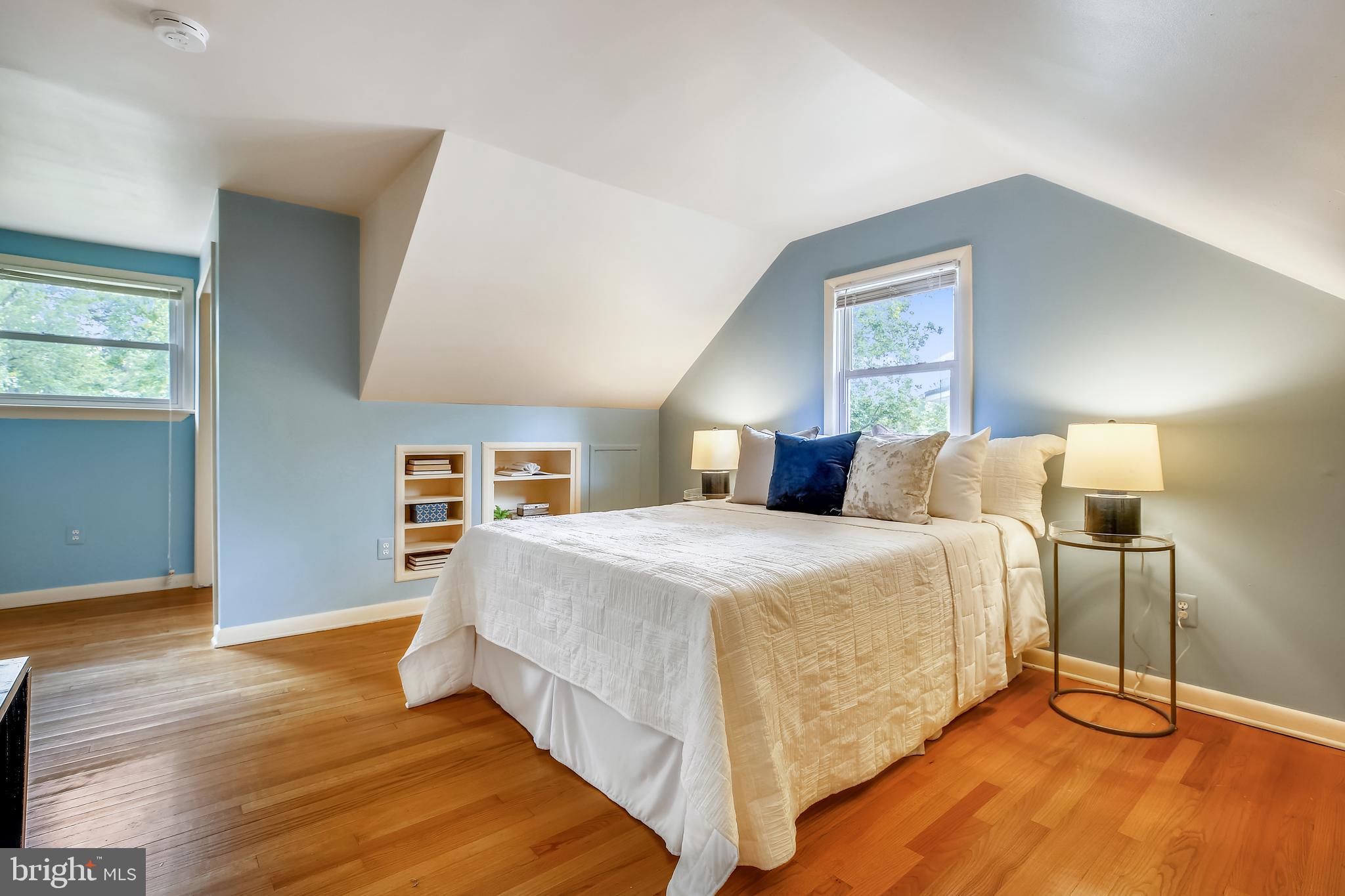 1008 Robin Road Silver Spring, MD 20901 - Photo 16 of 36 Large 2nd floor bedroom with hardwoods