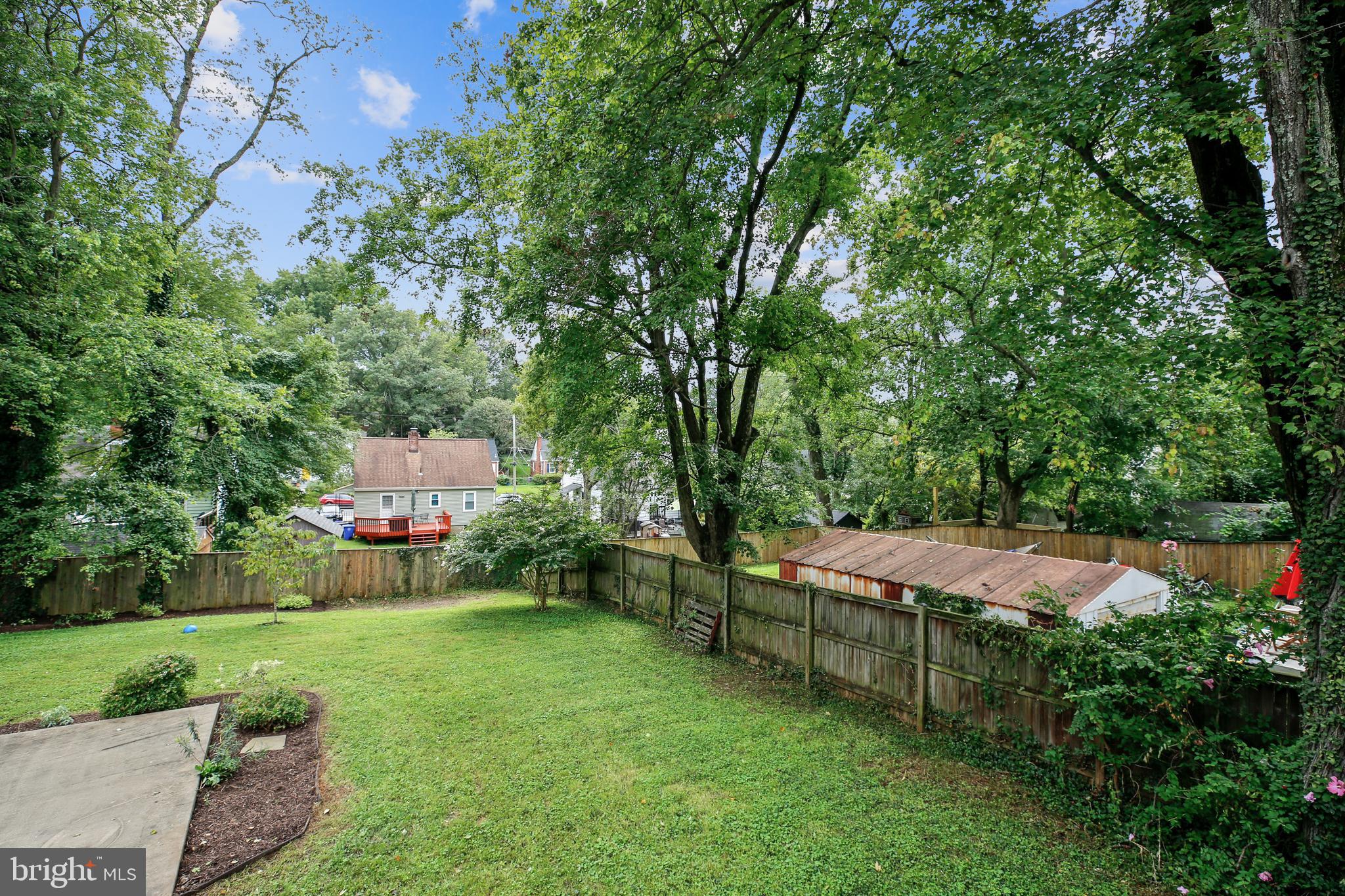 1008 Robin Road Silver Spring, MD 20901 - Photo 31 of 36 Big, fenced back yard