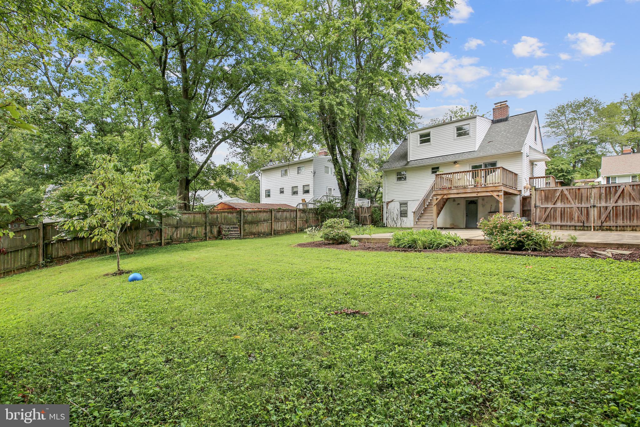 1008 Robin Road Silver Spring, MD 20901 - Photo 32 of 36 Huge back yard perfect for relaxing & entertaining