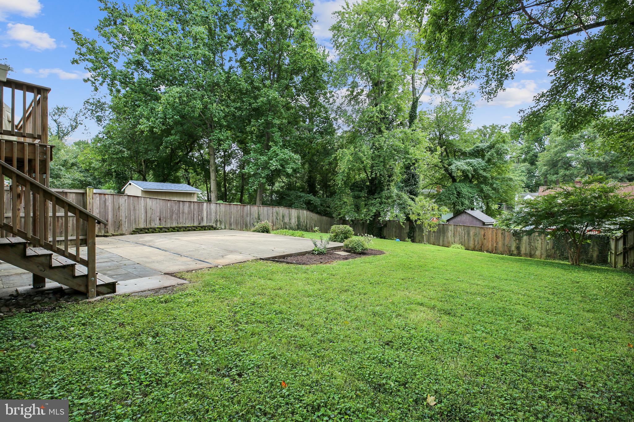 1008 Robin Road Silver Spring, MD 20901 - Photo 33 of 36 Back yard with lush law