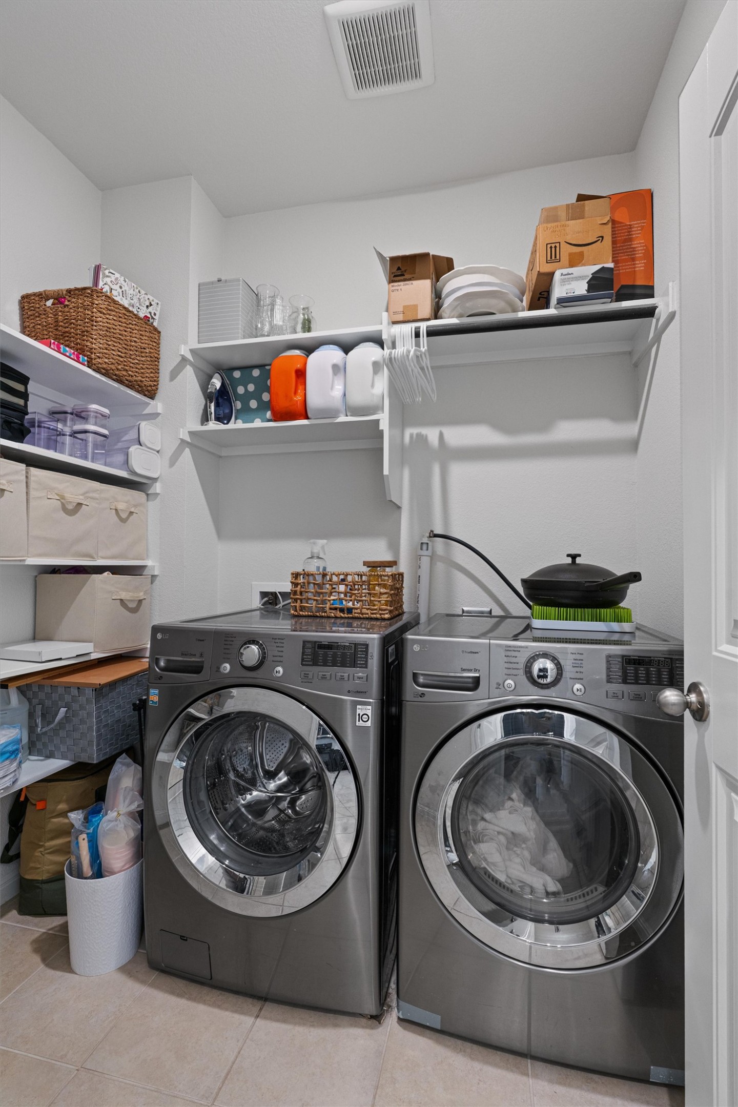 137 Red Sun Drive Kyle, TX 78640 - Photo 18 of 38 a utility room with sink dryer and washer