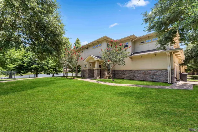 $280,000 | 8000 Stonelake Village Avenue, Unit 201, Baton Rouge, LA 70820