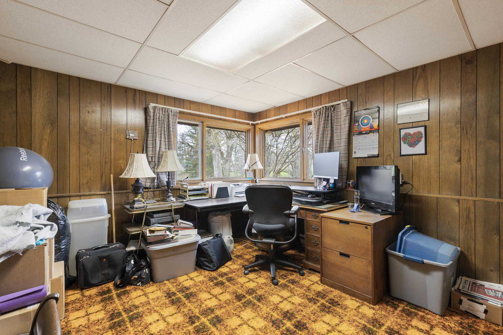 5812 Rotary Road Cherry Valley, IL 61016 - Photo 20 of 28 a workspace with furniture