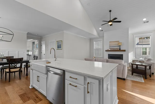 $849,999 | 1131 Oak Bluff Avenue, Charleston, SC 29492