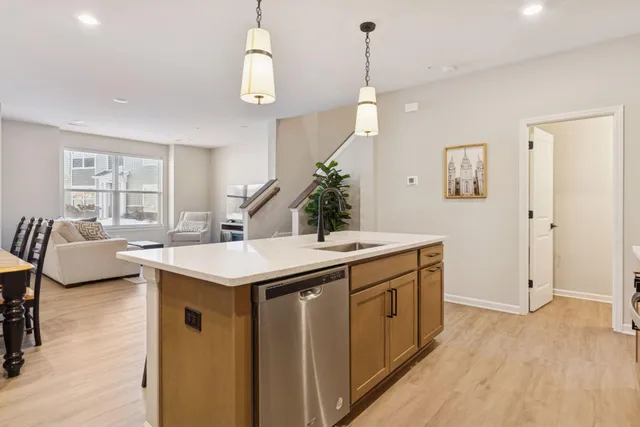 $400,000 | 14548 Twin Lakes Circle, Burnsville, MN 55306