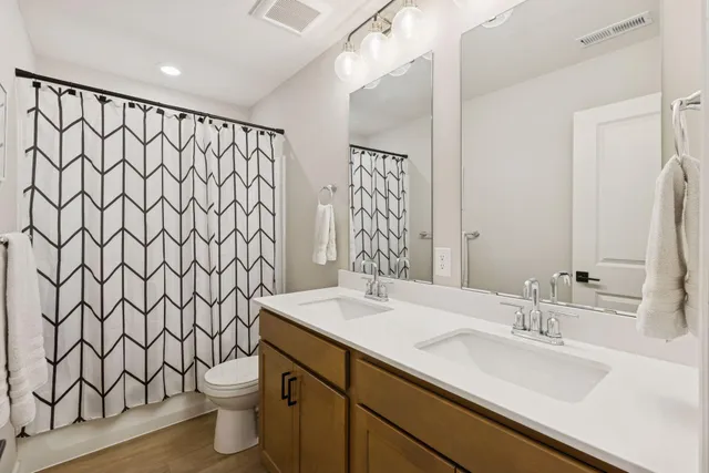 $400,000 | 14548 Twin Lakes Circle, Burnsville, MN 55306