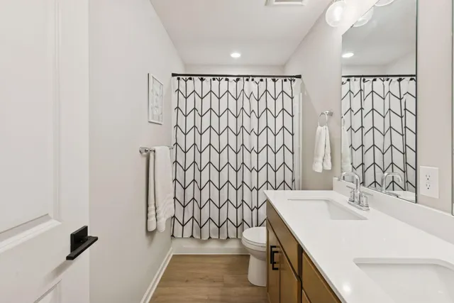 $400,000 | 14548 Twin Lakes Circle, Burnsville, MN 55306