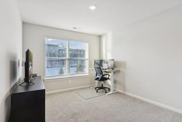 $400,000 | 14548 Twin Lakes Circle, Burnsville, MN 55306