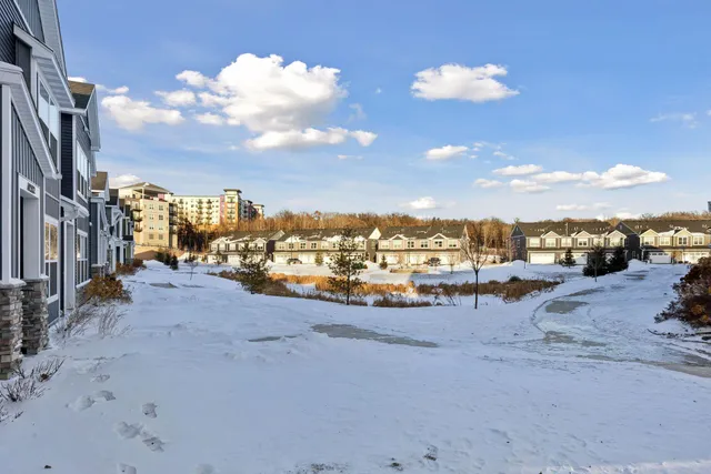 $400,000 | 14548 Twin Lakes Circle, Burnsville, MN 55306