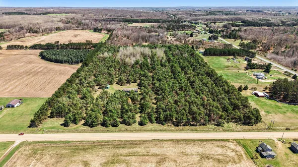 $314,900 | 20240 10th Avenue, Barryton, MI 49305