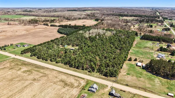 $314,900 | 20240 10th Avenue, Barryton, MI 49305