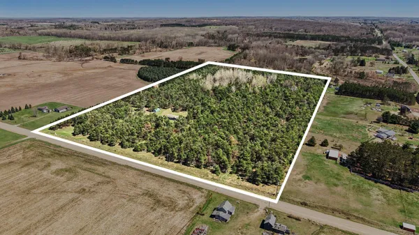 $314,900 | 20240 10th Avenue, Barryton, MI 49305
