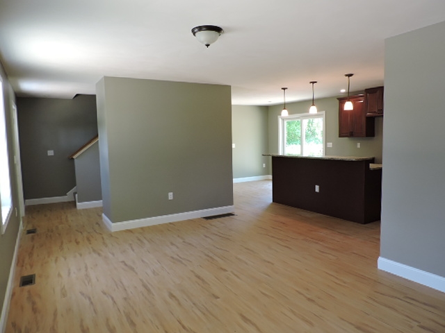 175 Cross Road Weare, NH 03281 - Photo 3 of 9 Gallery Image 3