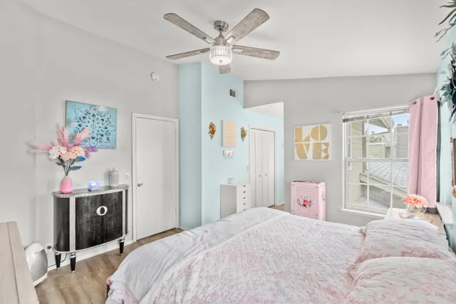 a view of small yard in front of retail shop